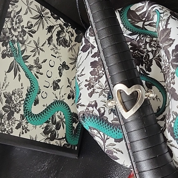 GUCCI HEART RING  STERLING SZ 7 BOX N DUST BAG - Picture 1 of 4